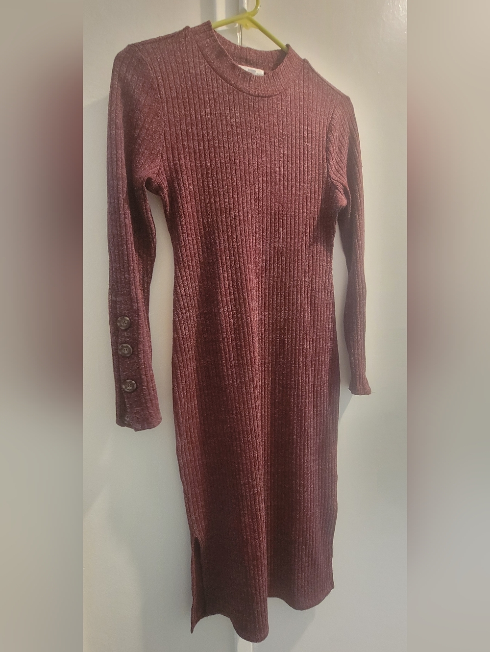 Ribbed Long-Sleeve Midi Dress in Burgundy M